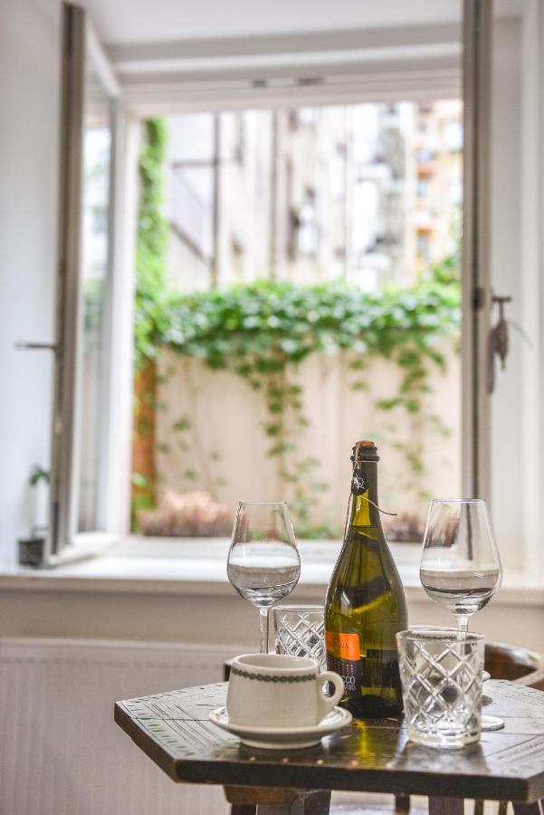 Quiet Apartment In The City Center With Own Terrace Praha Bagian luar foto