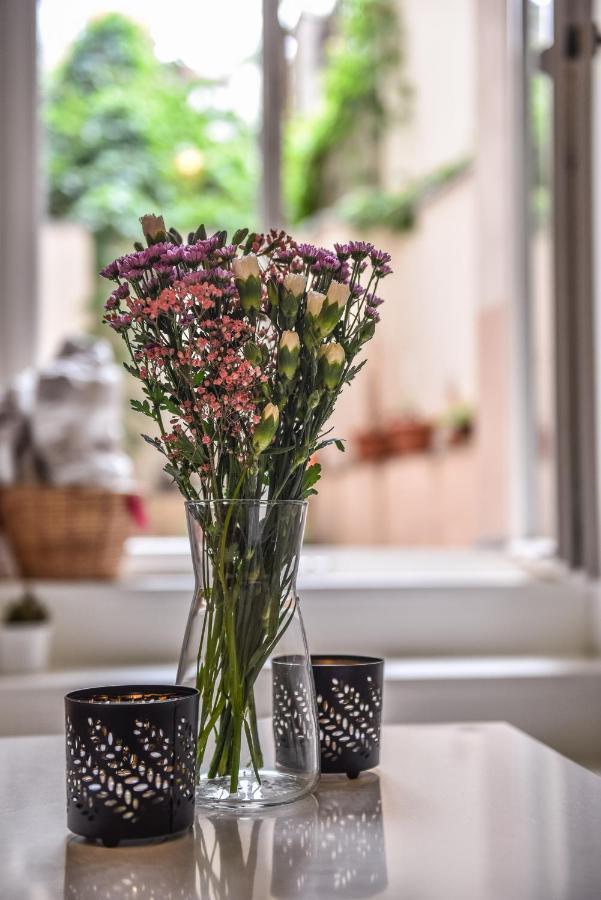 Quiet Apartment In The City Center With Own Terrace Praha Bagian luar foto