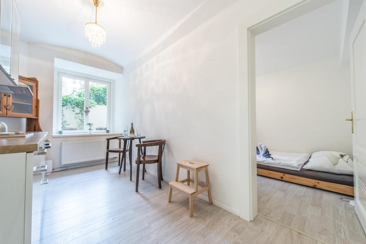 Quiet Apartment In The City Center With Own Terrace Praha Bagian luar foto