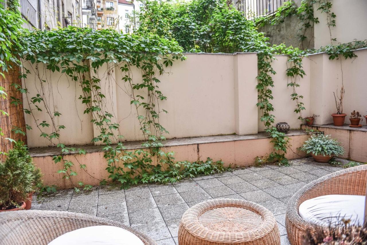 Quiet Apartment In The City Center With Own Terrace Praha Bagian luar foto