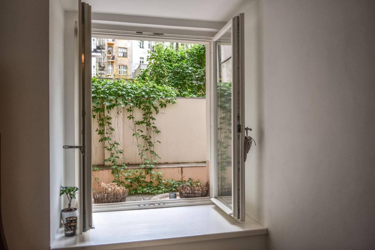Quiet Apartment In The City Center With Own Terrace Praha Bagian luar foto