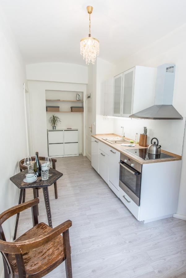 Quiet Apartment In The City Center With Own Terrace Praha Bagian luar foto